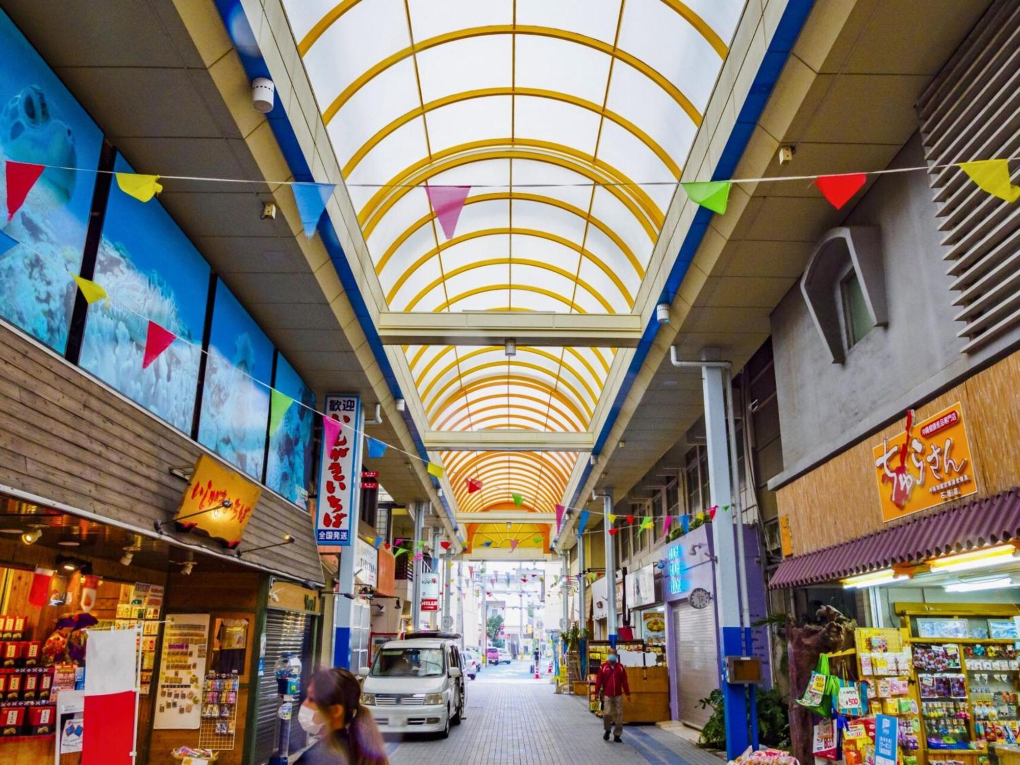 石垣島グループの宿 2216 にじいろ ユーグレナモール内 Ishigaki  Buitenkant foto