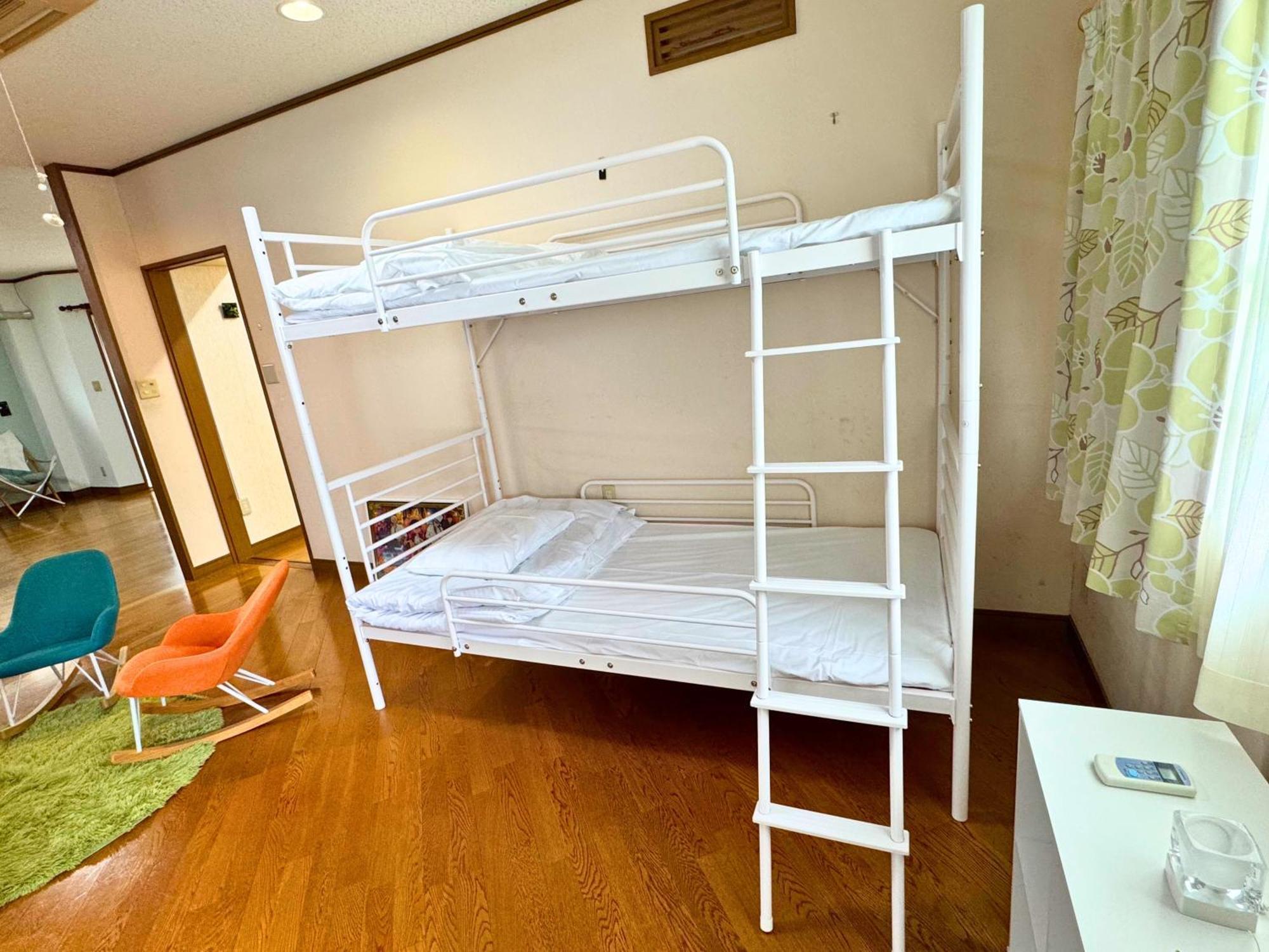 石垣島グループの宿 2216 にじいろ ユーグレナモール内 Ishigaki  Buitenkant foto